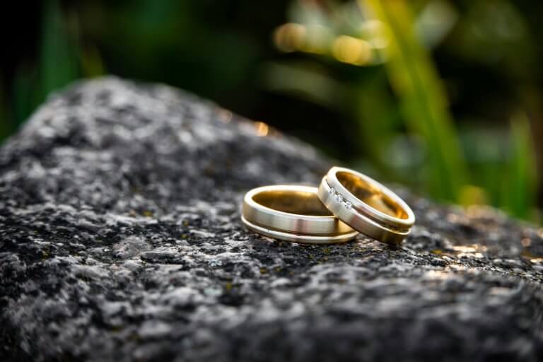 問題の中で深まる夫婦とキリストの一致 | 結婚指輪に重なる信仰の実感